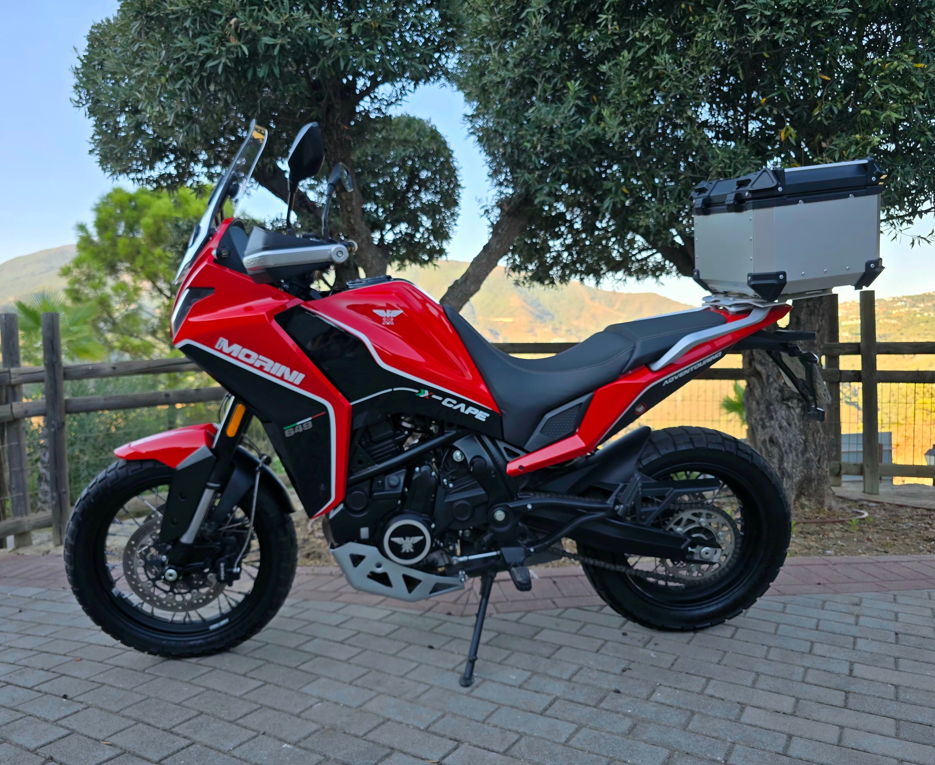 Moto Morini X-CAPE 650